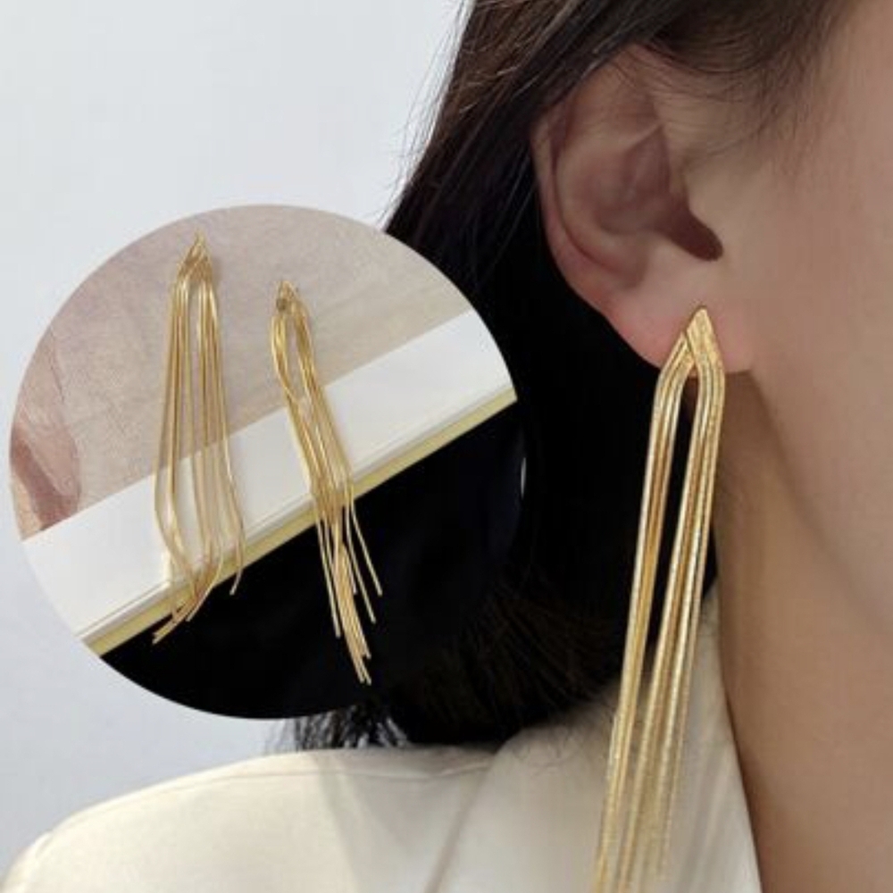 Elegant Gold Dangle Earrings